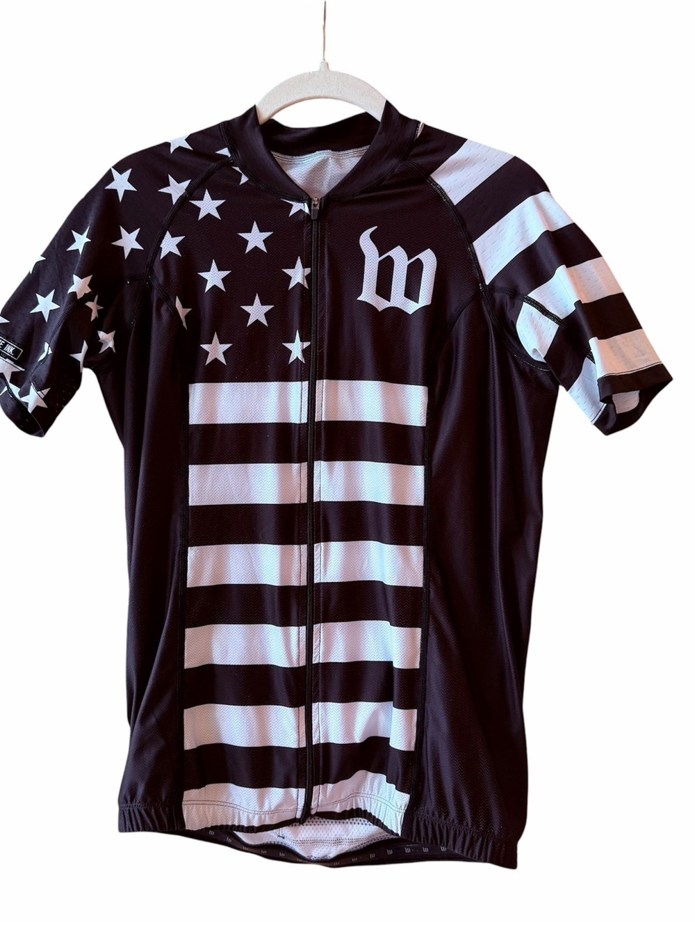 Wattie Ink Women’s Black & White Flag-Print Cycling Jersey